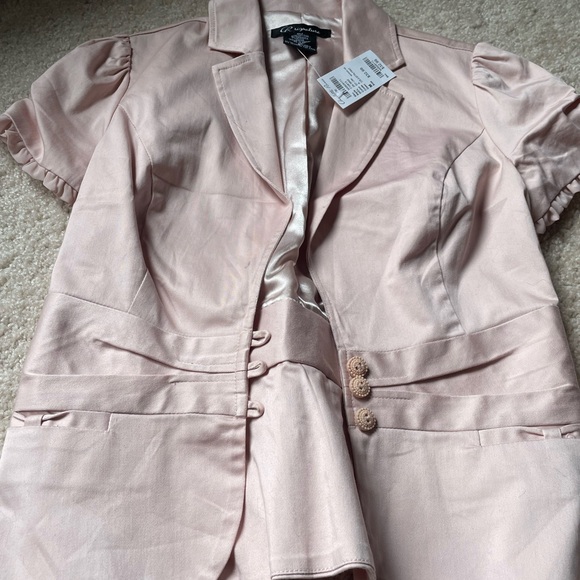 🎁 NWT Short Sleeve Blazer with Black with tank top - Picture 1 of 8